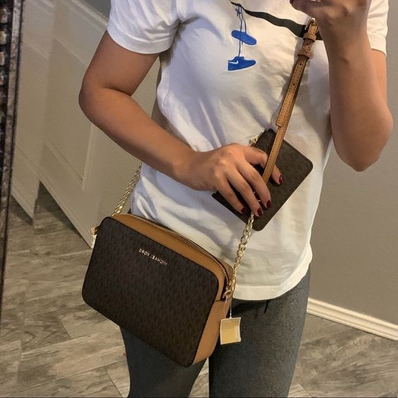 MK Jet set large Crossbody & cardholder 😍 - Picture 2 of 6